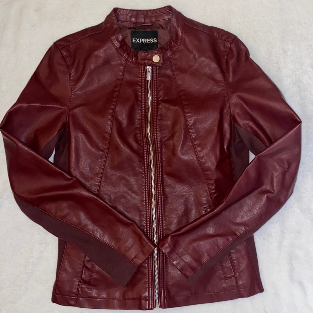 Women’s size medium express faux leather jacket in burgundy